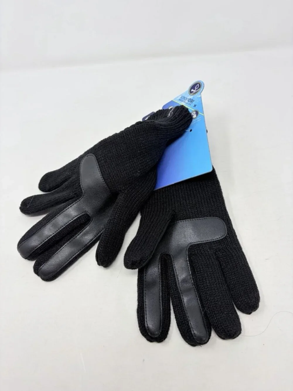 Isotoner Womens One Size Fits Most Textured Touchscreen Gloves in Black 1300 - Picture 3 of 9